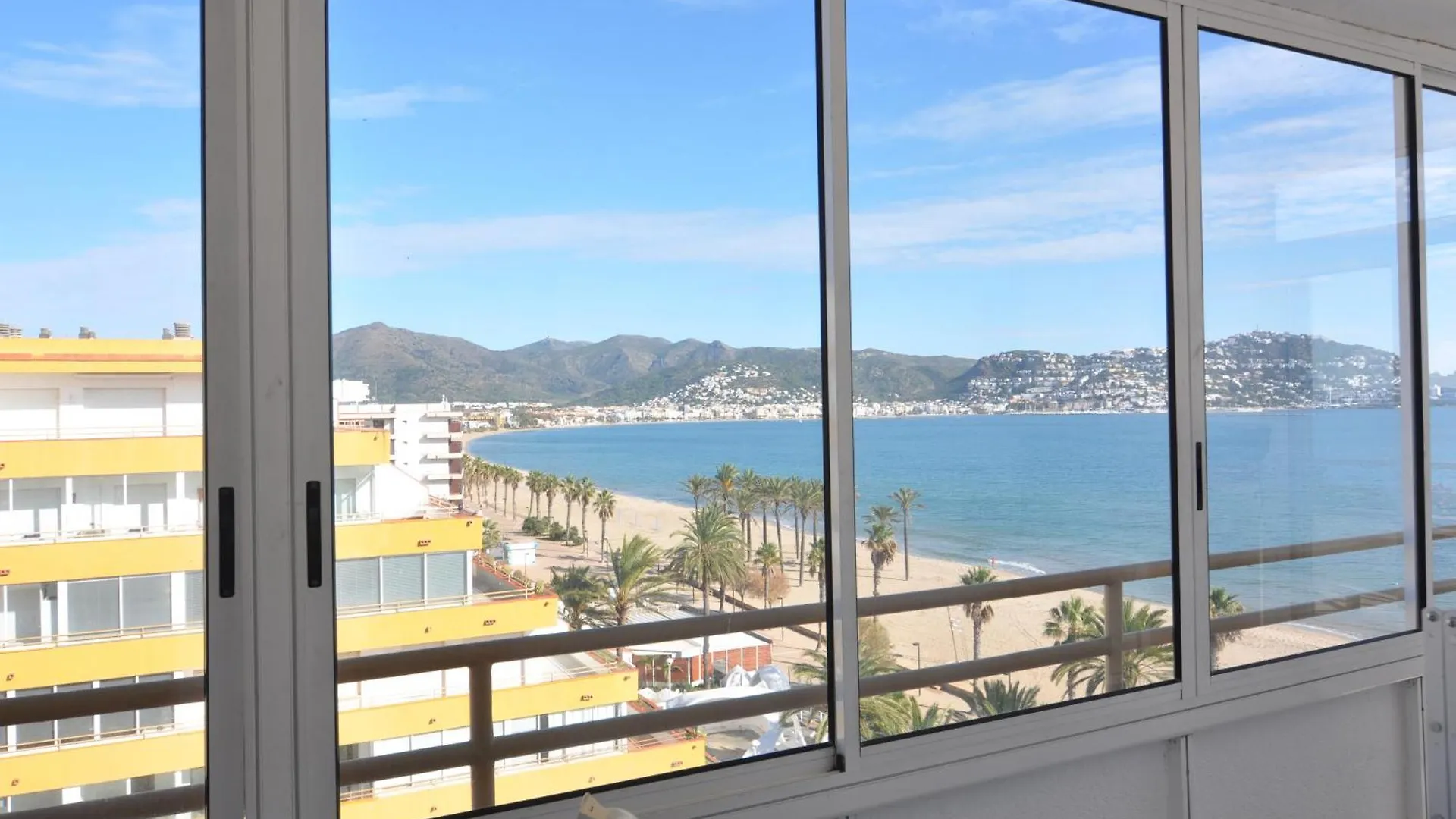 Rnet - Rhc 1712 Roses Holiday Center Spain